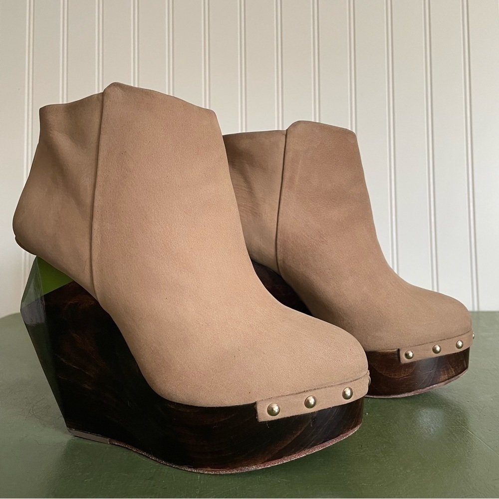 Finsk Avant Garde Architectural Wooden Wedges in Neutral Nubuck *Brazil* - Picture 14 of 16